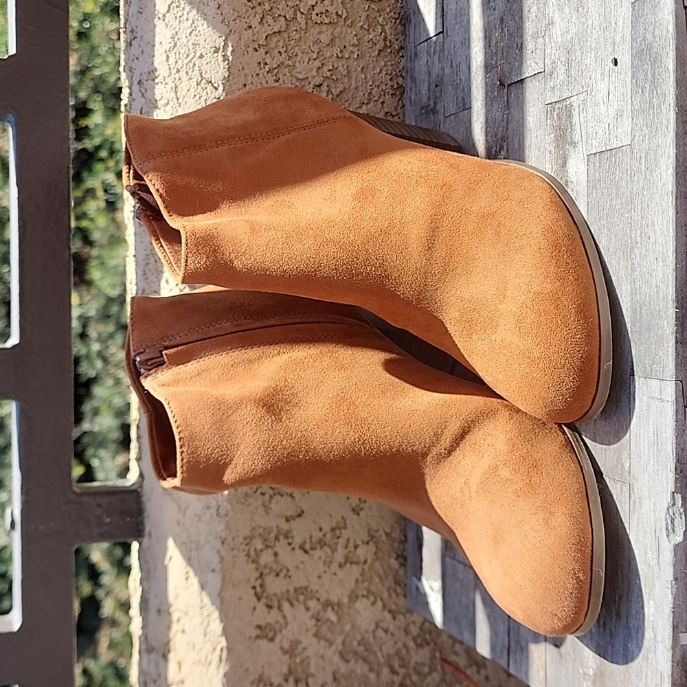 Old Navy Heeled Boots Tan Size 10